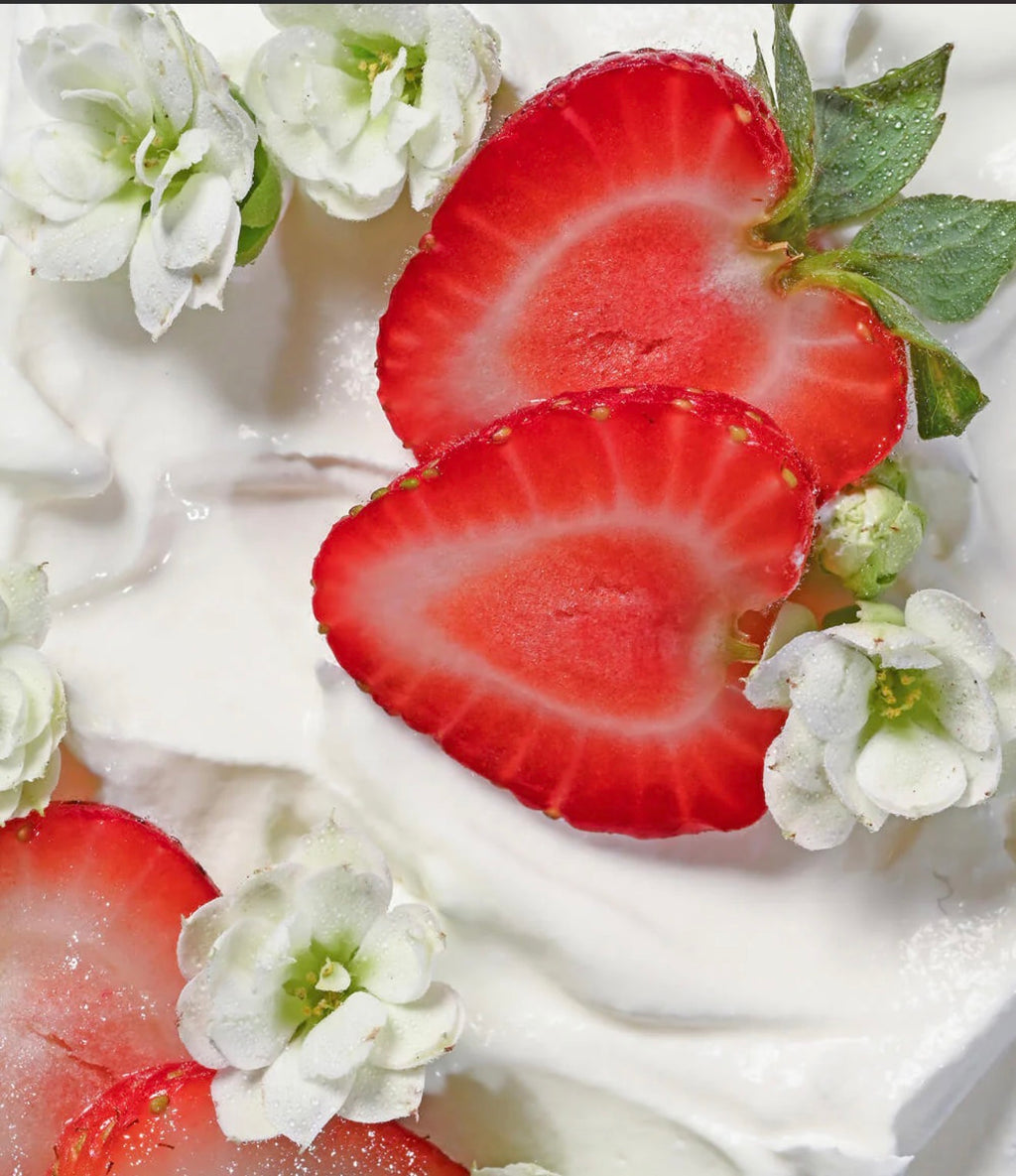 EOS Strawberry Dream Body Lotion